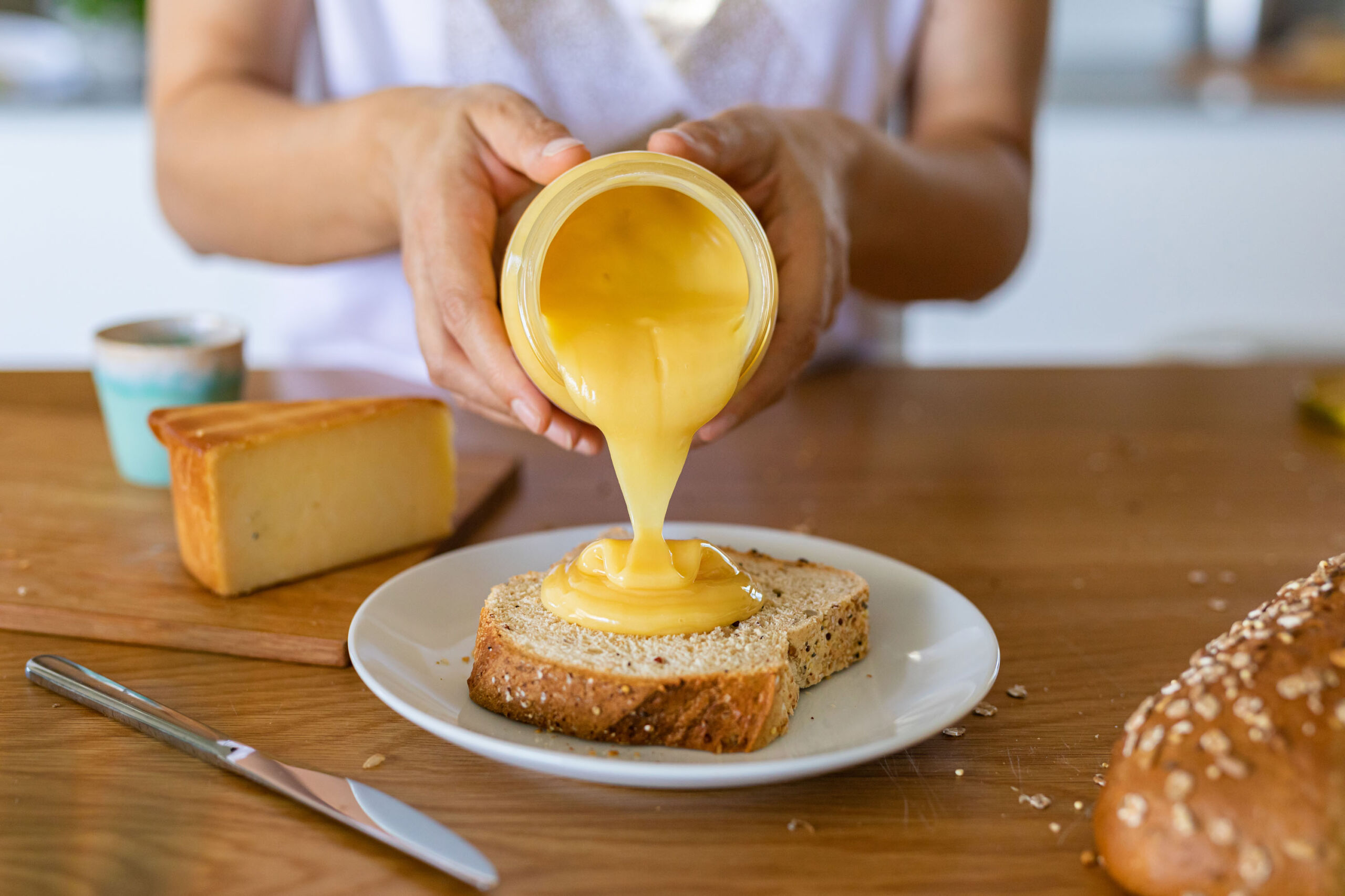 Mellona Raw Honey Lifestyle Mellona Raw Honey Lifestyle